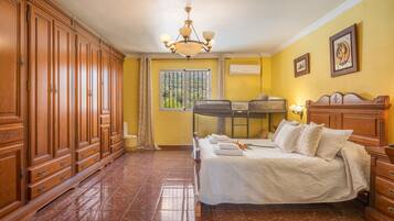 4 Schlafzimmer, kostenloses WLAN, Bettwäsche