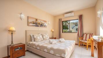 2 slaapkamers, een strijkplank/strijkijzer, gratis wifi, beddengoed