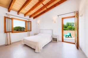 3 habitaciones, tabla de planchar con plancha y wifi gratis 
