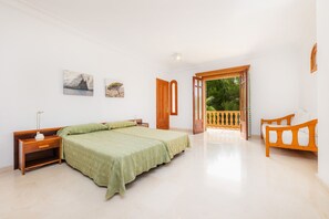 5 chambres, fer et planche à repasser, Wi-Fi gratuit, draps fournis
