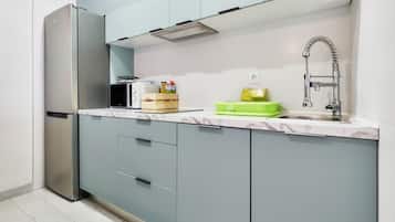 Fridge, microwave, dishwasher, coffee/tea maker