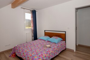 4 chambres, Wi-Fi gratuit, draps fournis