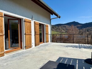 Terrace/patio - Lake House with Wifi, Terrace, and Lake View (La Thuile)