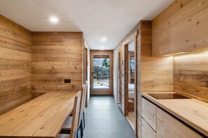 Dining - Room 'Ferré' with Lake View, Shared Garden and Wi-Fi (Madesimo)