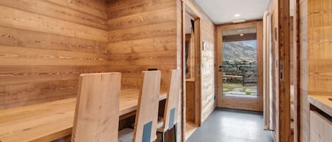 تناول الطعام