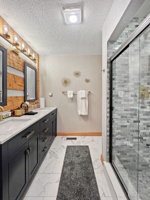 Hair dryer - Tall Maple Lodge with Views (North Wilkesboro)