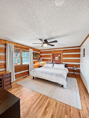 3 chambres, fer et planche à repasser, lit parapluie, Wi-Fi