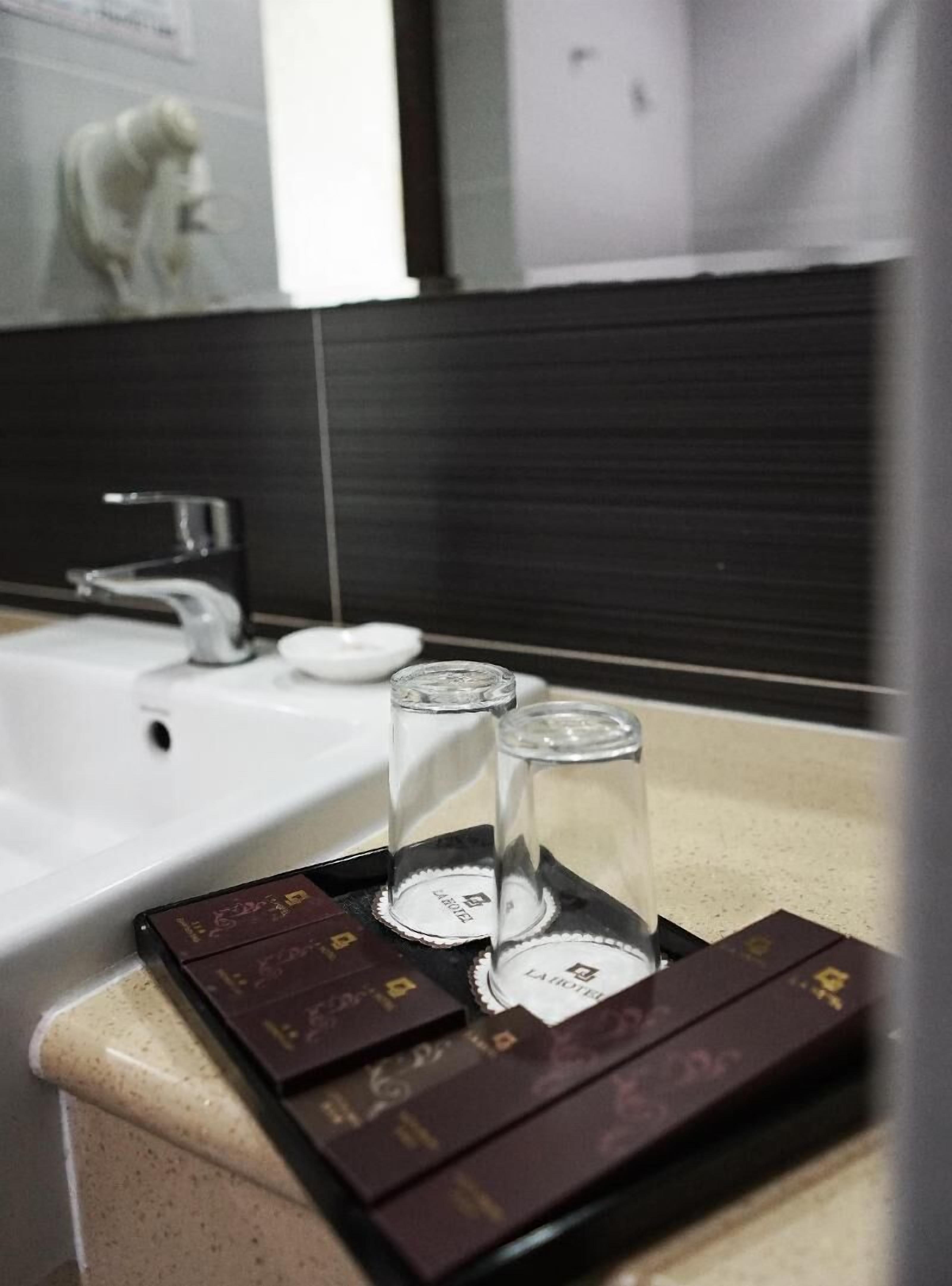 Bathroom | Free toiletries