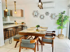 Dining - Casa en privada frente a la alberca by PartnerHost (Mazatlán)