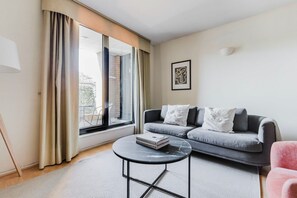 Télévision, chaîne hi-fi