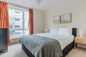 2 slaapkamers, een strijkplank/strijkijzer, wifi, beddengoed