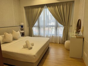 2 bedrooms, desk, iron/ironing board, free WiFi - AGILE PREMIUM SERVICE STUITES KL (Kuala Lumpur)