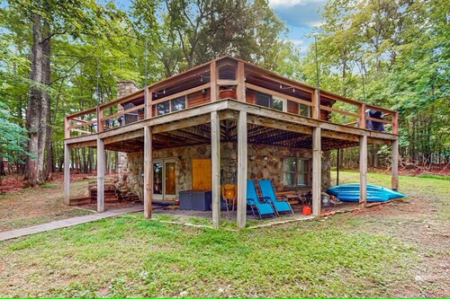 Cozy Log Cabin Near Ski Area/Lake + Hot Tub