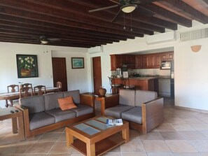 Smart TV - Lodging San Jose del Cabo, Villa las Quintas. (San José del Cabo)