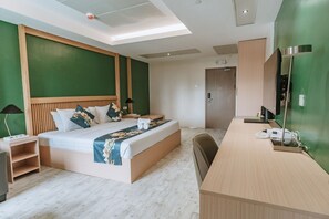 Deluxe Studio Suite, City View | Desk, laptop workspace, free WiFi, bed sheets - Diane Residences (Cebu City)
