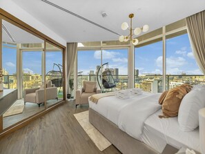 Bureau, fer et planche à repasser, Wi-Fi, draps fournis