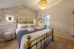 5 bedrooms, iron/ironing board, Internet, bed sheets - Beech Farm Barns, Buxton , Derbyshire (Buxton)