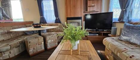 Télévision, cheminée