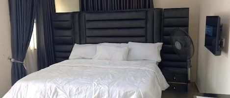 2 chambres, fer et planche Ă repasser, Wi-Fi, literie fournie