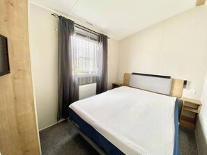 3 quartos, ferros/tábuas de passar roupa, Wi-Fi, roupa de cama