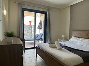 Silitysrauta/-lauta, vauvan matkasänky, ilmainen Wi-Fi, vuodevaatteet