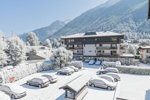 Property Building - Apt Lyret1 Central Chamonix 4-Min Walk to Aiguille du Midi, Chamonix, France (Chamonix)