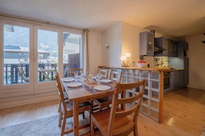 Dining - Appartement Lyret 1, Chamonix, France (Chamonix)