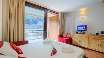 1 camera, una scrivania, Wi-Fi, lenzuola