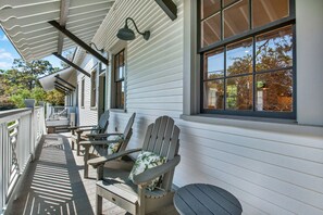 Terrace/patio - 3 Bed, 2.5 Bath Award Winning Historically Preserved Tybee Island Vacation Home (Tybee Island)