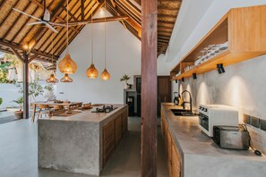 Villa Confort, 2 chambres, piscine privée | Cuisine privée