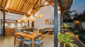 Comfort Villa, 2 Bedrooms, Private Pool | Living area