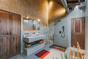 Comfort Villa, 2 Bedrooms, Private Pool | Bathroom