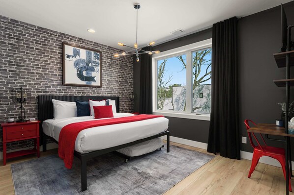 4 bedrooms, desk, iron/ironing board, WiFi