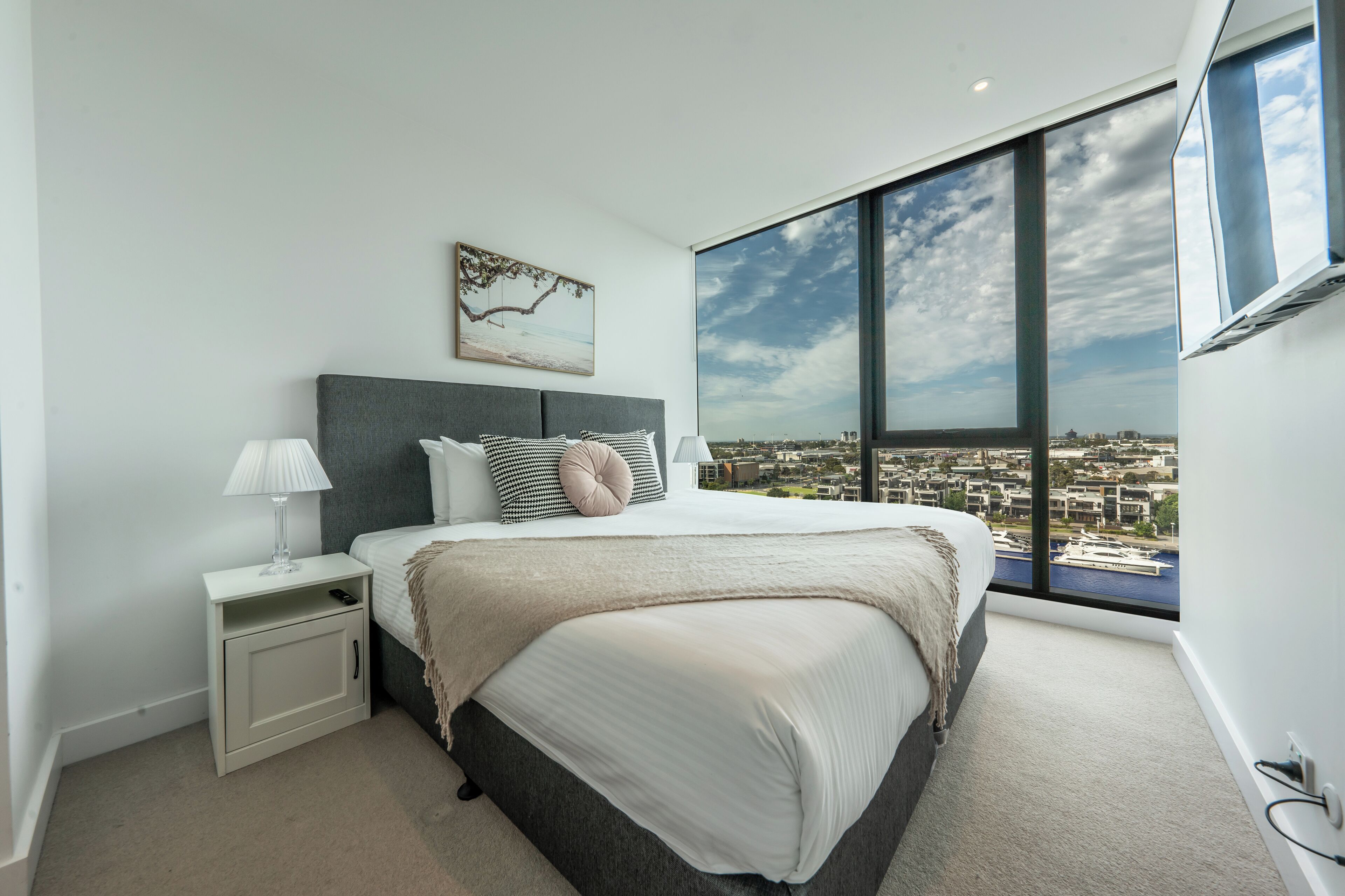 2 Bedroom 2 Bathroom with River View