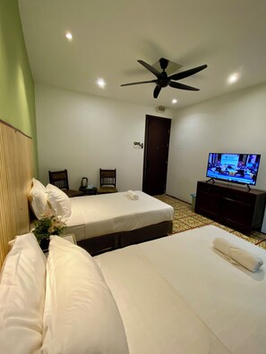 Deluxe Twin Room | Free WiFi, bed sheets - Bayu Bayu Hotel by Soft Loft (George Town)