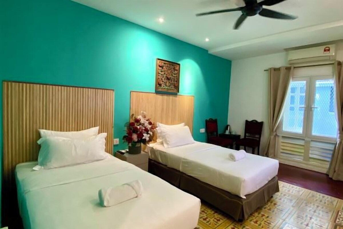 WiFi (free), bed sheets
