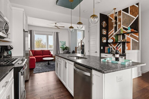 Unclassified image, 1 of 44, button