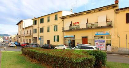 Apartment at the entrance to the historical centre of Arezzo, reached by a walk through the cobbled
