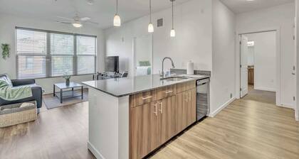Modern Comfort near UM Campus + Local Dining