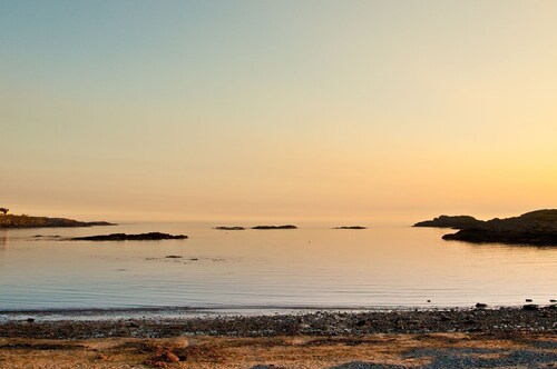 Swn y Bae : Family-Friendly 4‑Bed Home with Sea Views in Rhosneigr | Managed by Anglesey Holiday Let