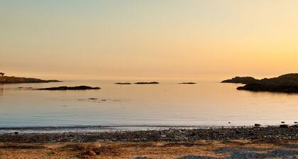 Swn y Bae : Family-Friendly 4‑Bed Home with Sea Views in Rhosneigr | Managed by Anglesey Holiday Let