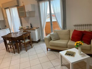 TV - Ricky's Apartment (2+1) (Certaldo)