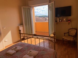 1 bedroom, iron/ironing board - Ricky's Apartment (2+1) (Certaldo)