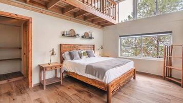 11 bedrooms, iron/ironing board, free WiFi, bed sheets