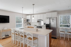 Fridge, microwave, dishwasher, coffee/tea maker