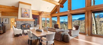 Modern Mountain Lodge! Unobstructed Views, Close to Ski Resort and Hiking