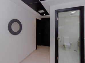 Haartrockner, Bidet, Handtücher, Seife