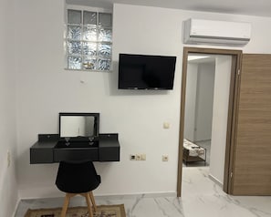 Deluxe Apartment, Mountain View | Living area
