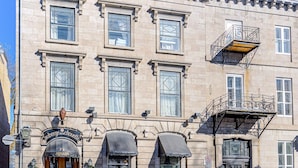 Exterior - Double Room #7 (Québec)