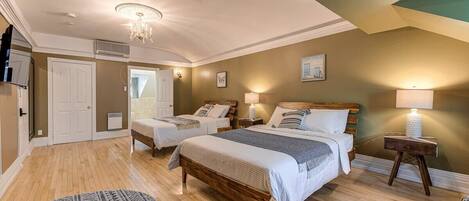 2 bedrooms, iron/ironing board, WiFi, bed sheets